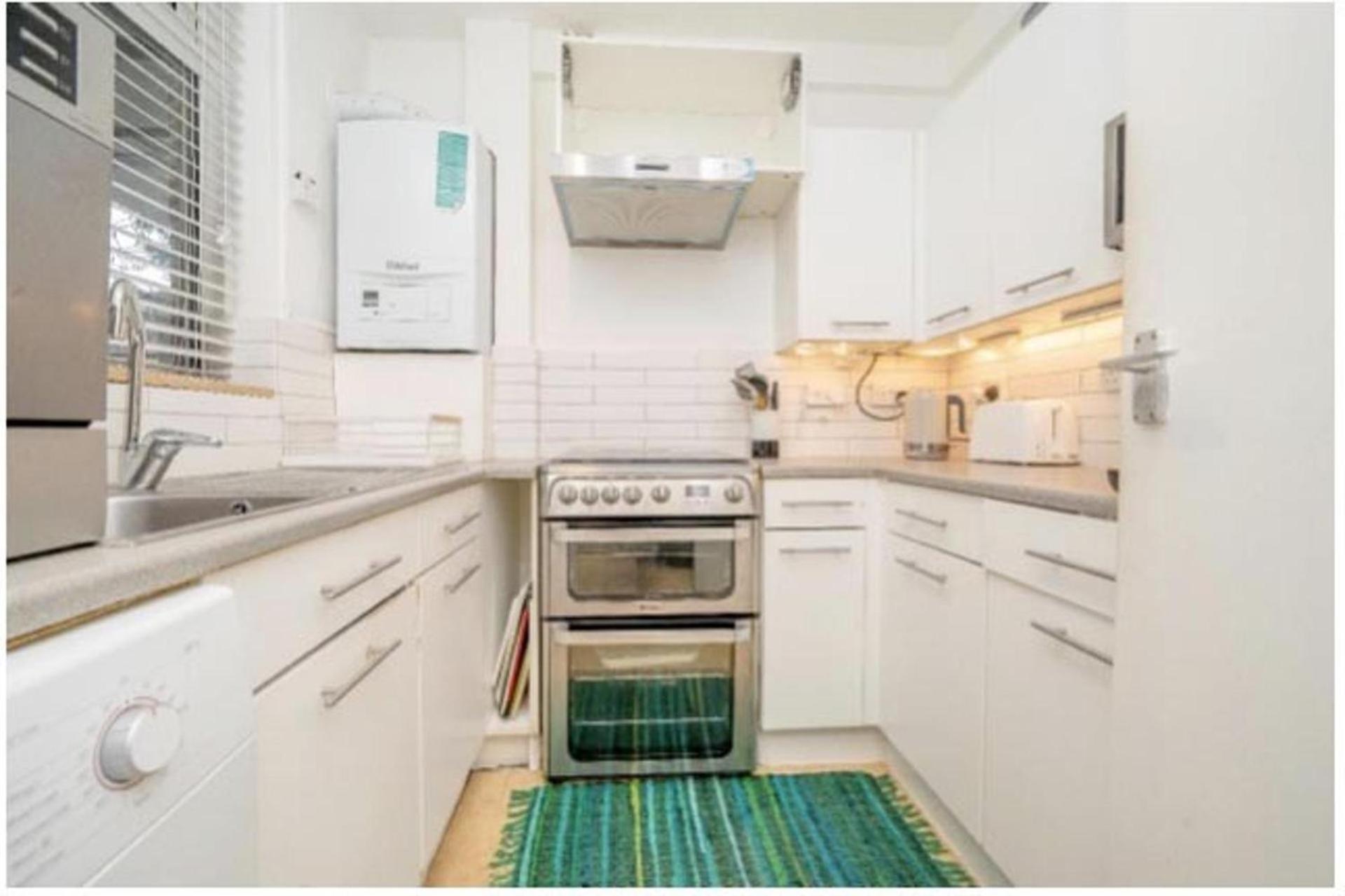 Pet Friendly 1bed With Free Parking Apartment *